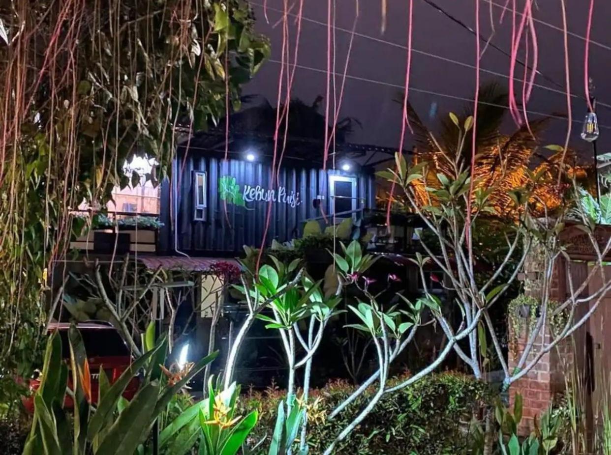 Kebun Puisi Villa Kajang Bagian luar foto